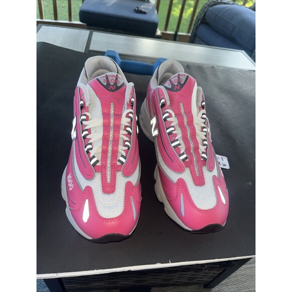 Size 8 - New Balance 10000 Dragon Berry Mix Matched Right Shoe 8 Left 8.5 main image 6